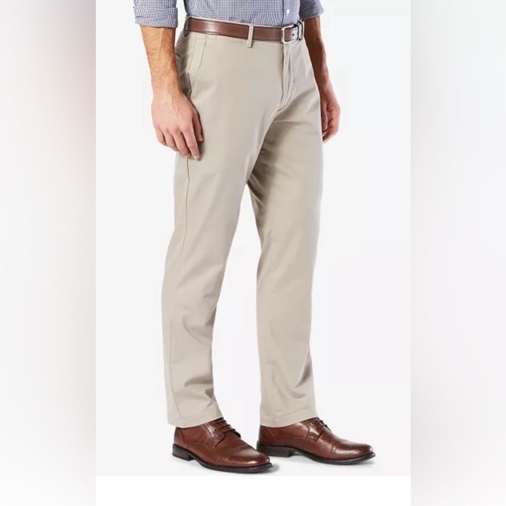 Mens Dockers - Signature Khaki Athletic Fit - new with tags on